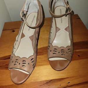 Adrienne Vittadini Nude Wedges Size 8.5